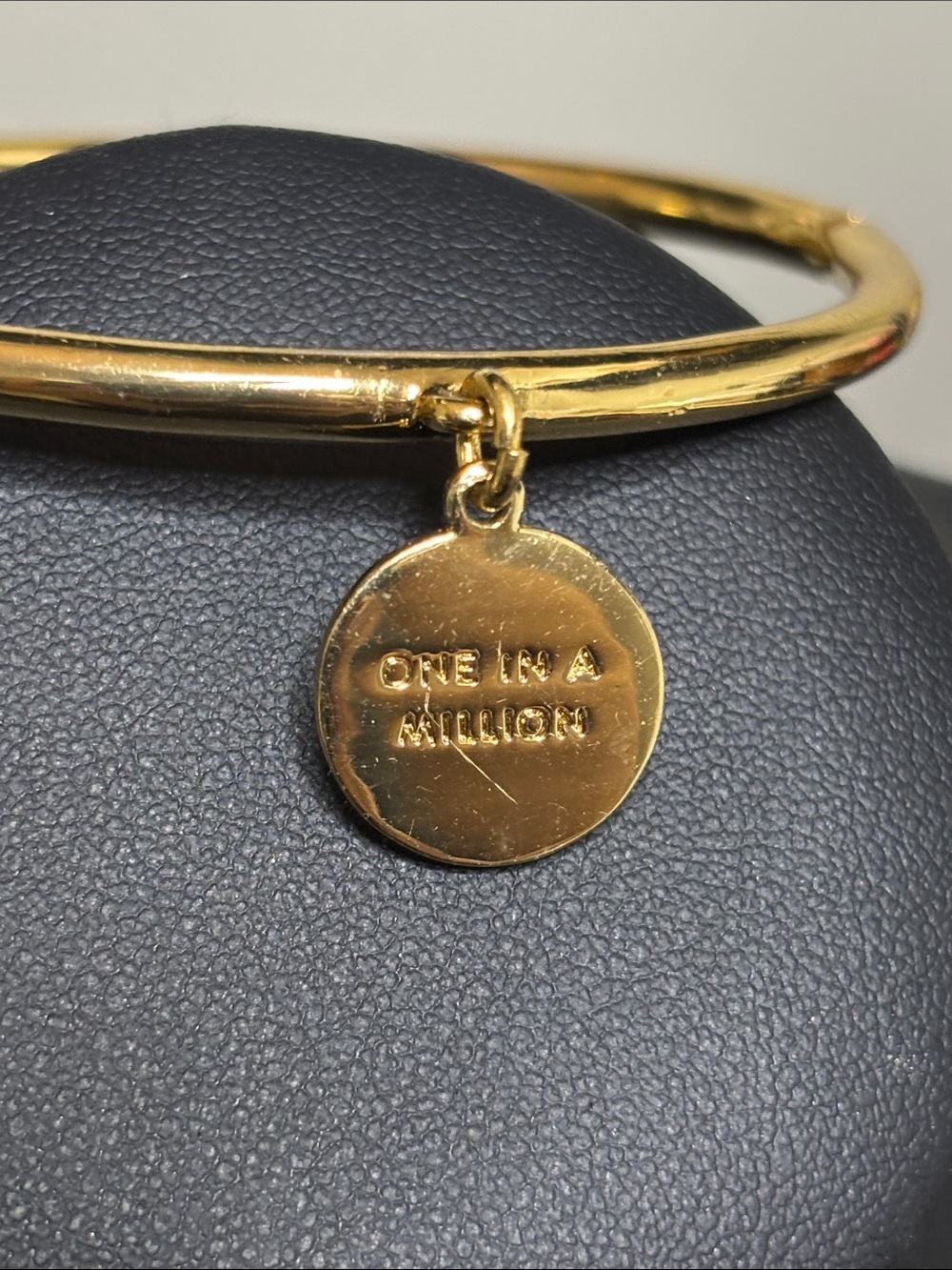 Kate Spade Initial O One In A Million Charm Gold Tone Bangle Bracelet Clasp - Picture 6 of 10